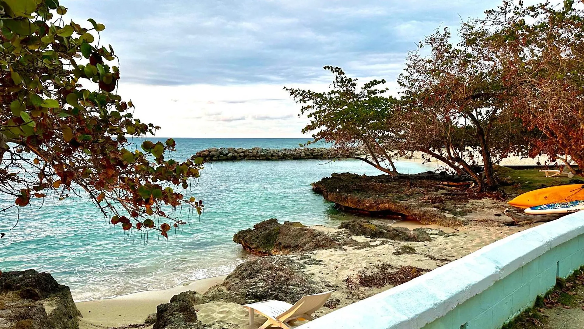 Casa Mire-Lee, Seaside Serenity At Negril 7 Miles Beach, Point Village Apartment